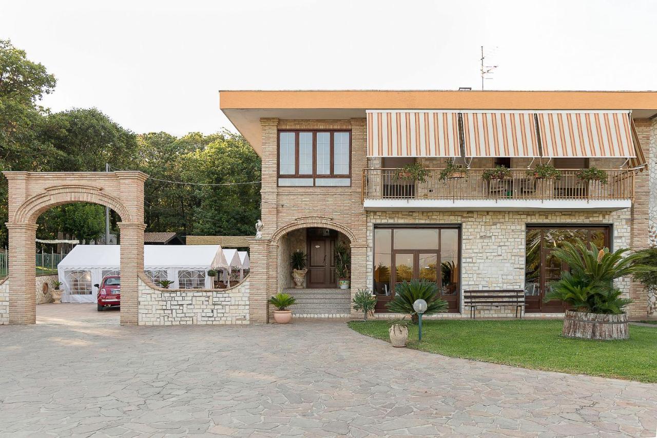 Rooms & Restaurant Il Castagneto Campagna Zewnętrze zdjęcie