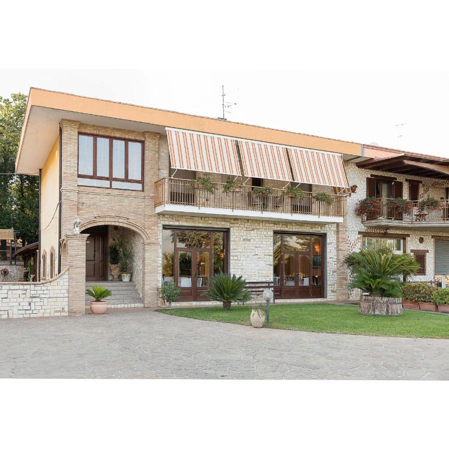 Rooms & Restaurant Il Castagneto Campagna Zewnętrze zdjęcie